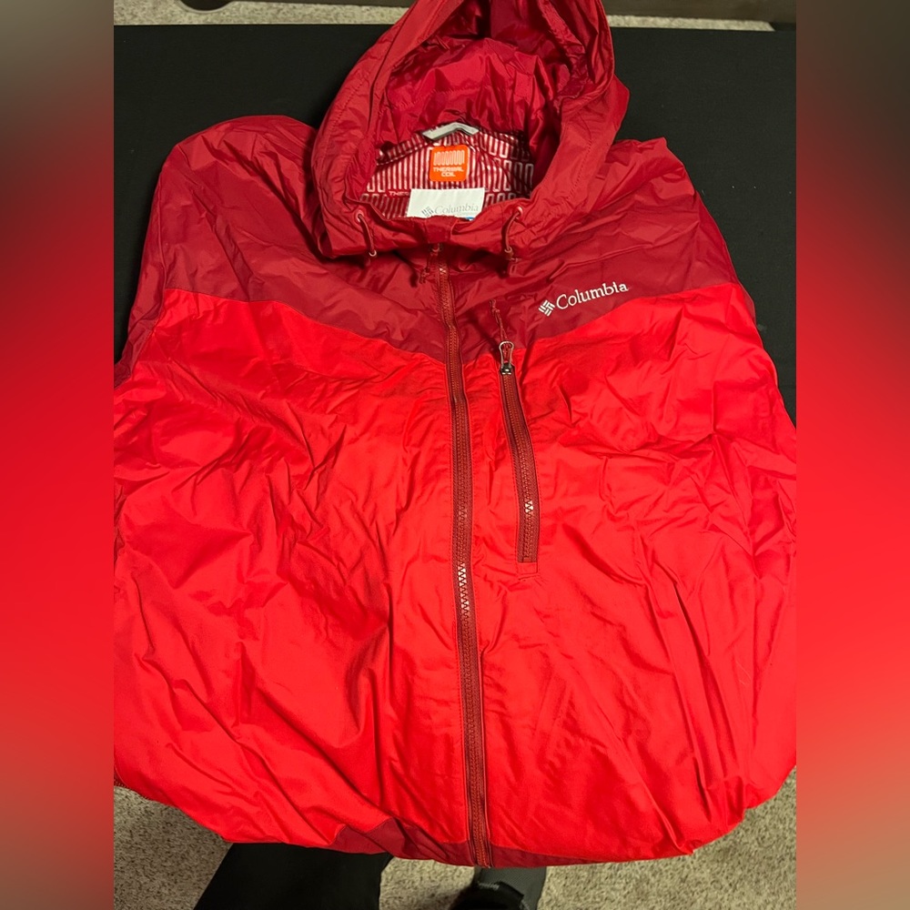 Columbia winter jacket. Full zip with hood. XXL.  Wore only a couple times.